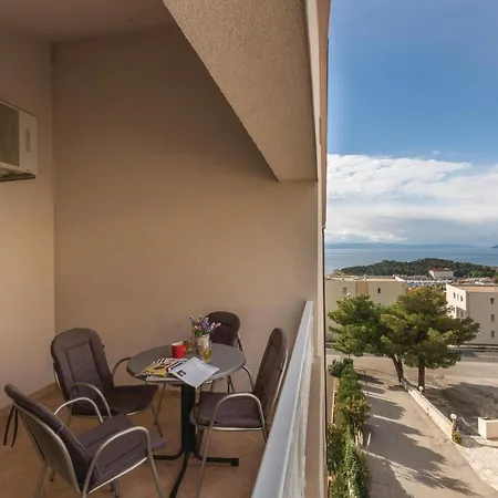 Vukovarska I * Makarska